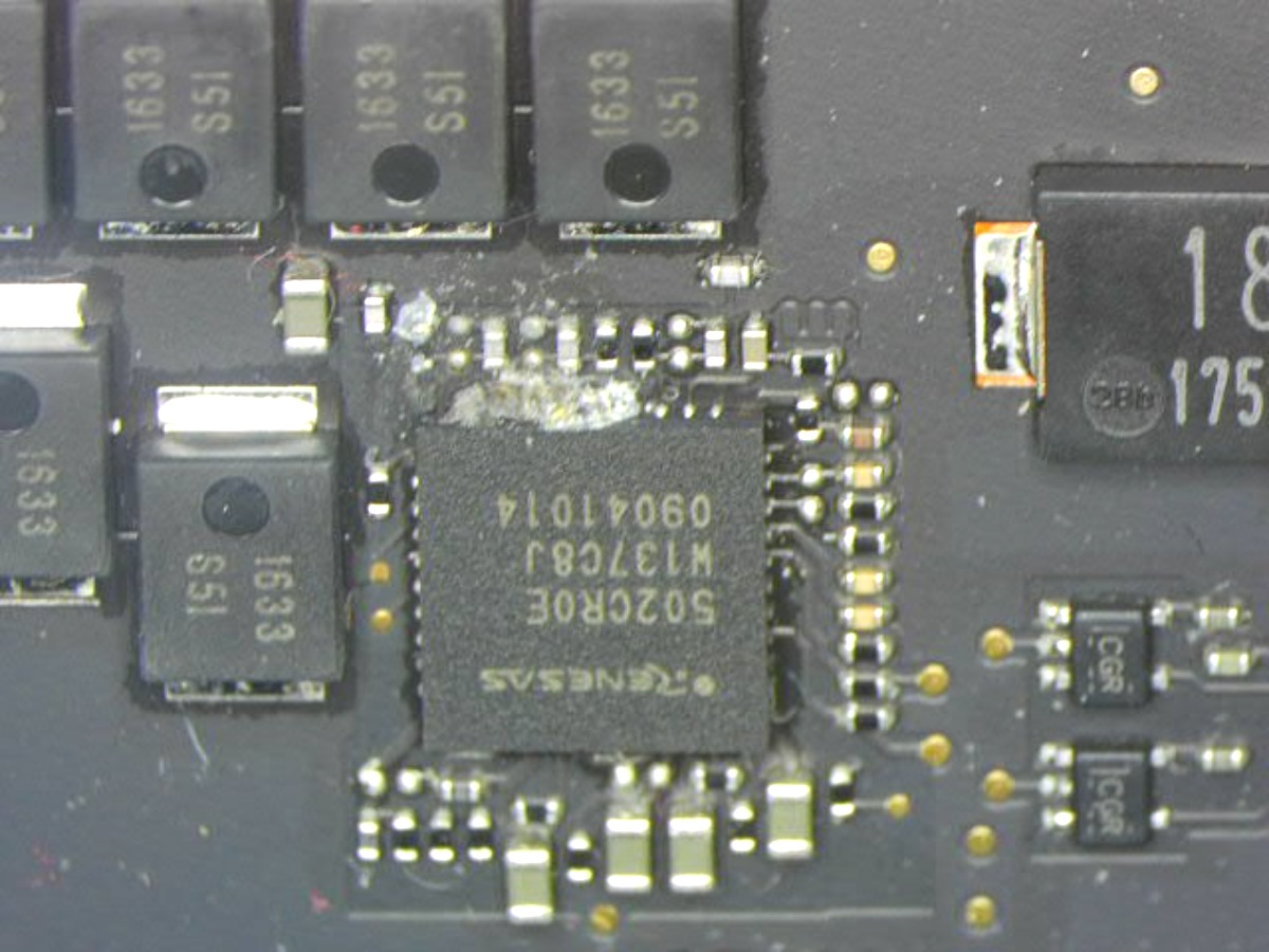 Close-up logic board micro soldering repair
