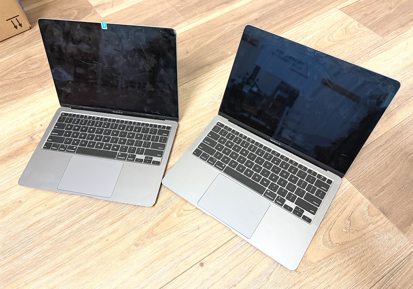 MacBook Pro and MacBook Air repair devices
