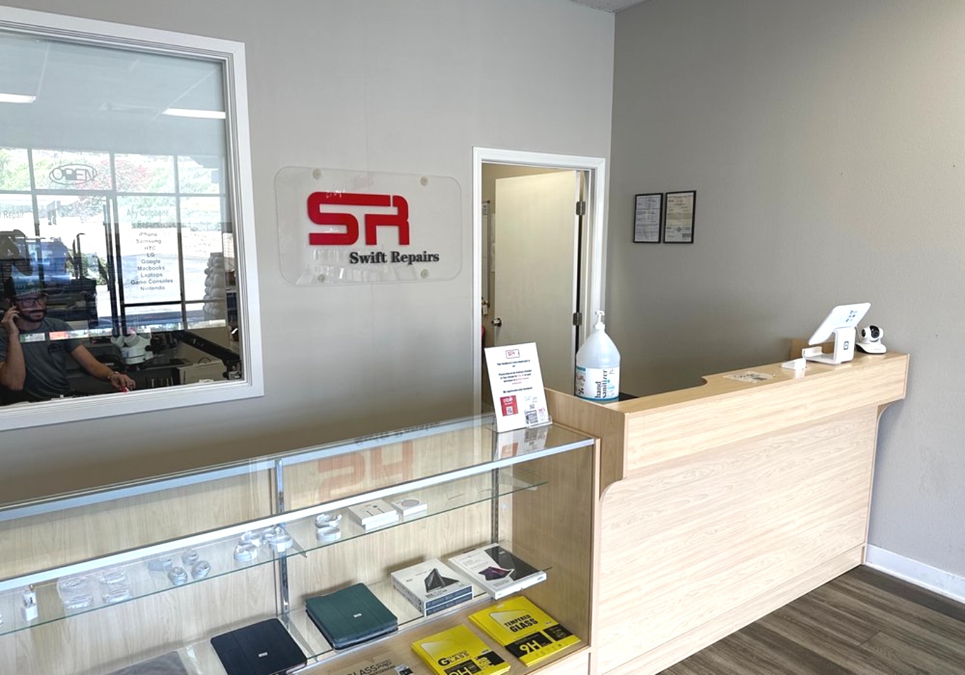 Swift Repairs front desk and customer area